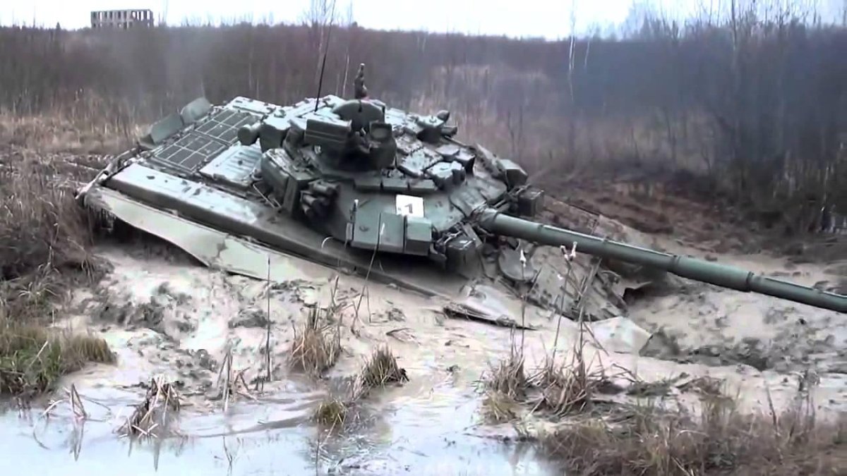 Т-72 В грязи