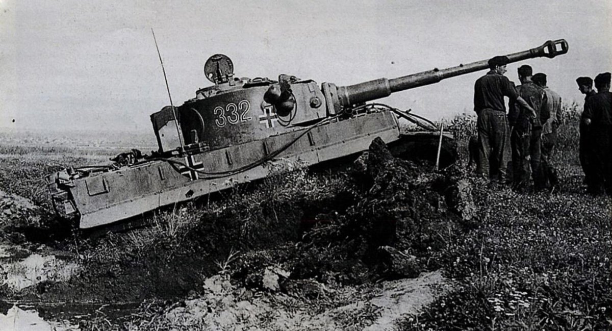 Танк тигр 332 SPZABT 503 Россия 1943
