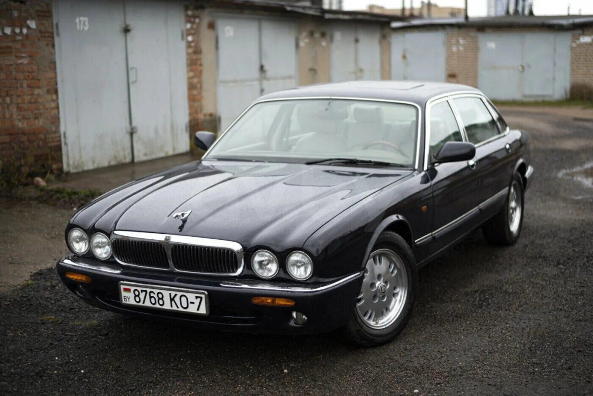 Jaguar XJ x300