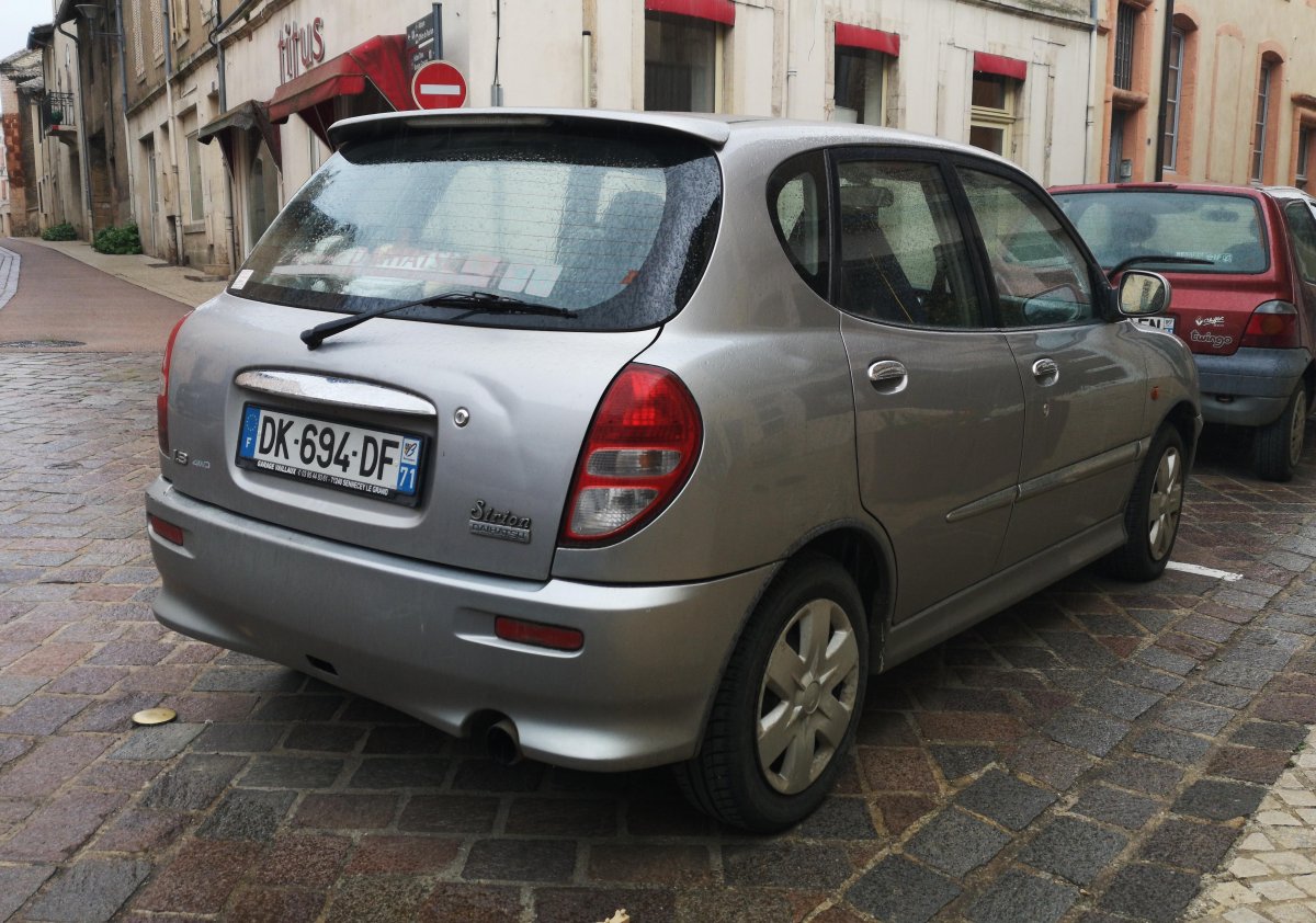 Daihatsu Sirion 1998