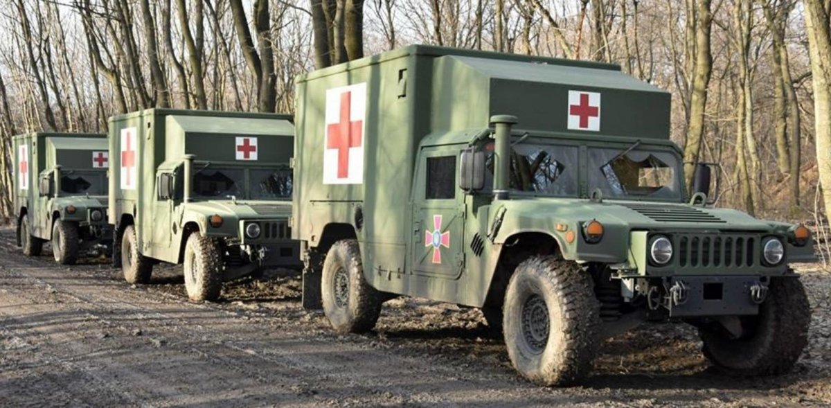 Humvee m-997 санитарный
