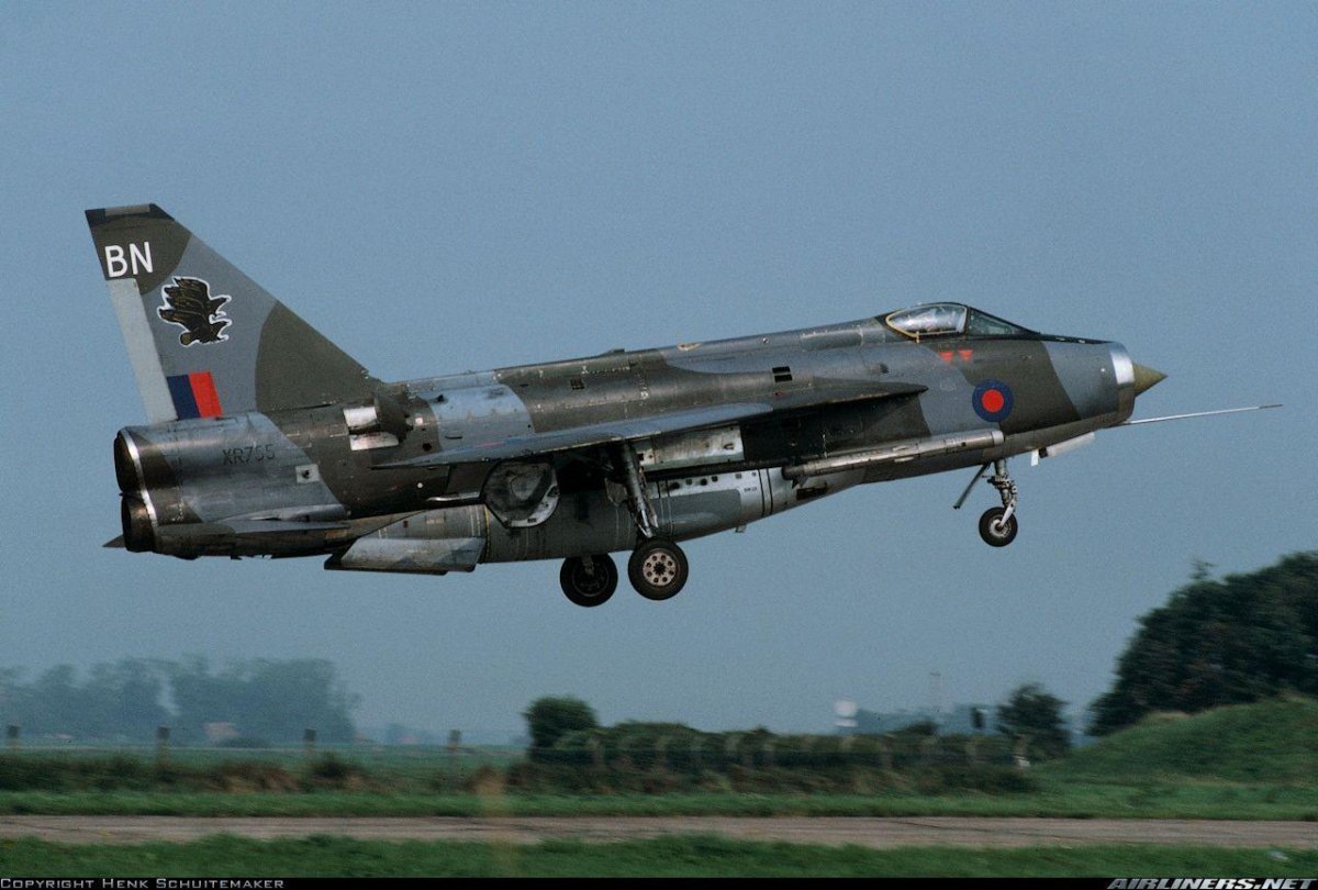 Лайтнинг самолет f-6