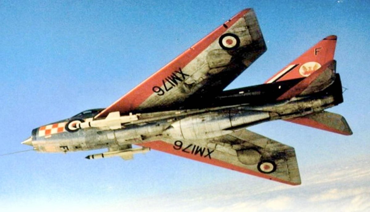 Истребитель Лайтинг Англия