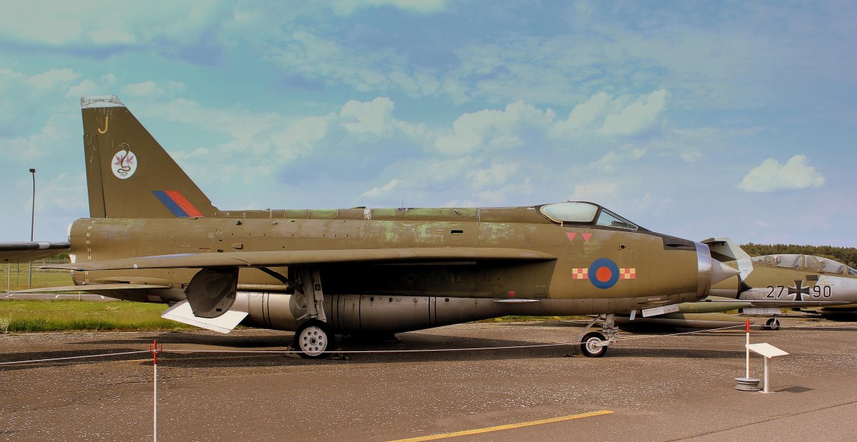 Истребитель Лайтинг Англия