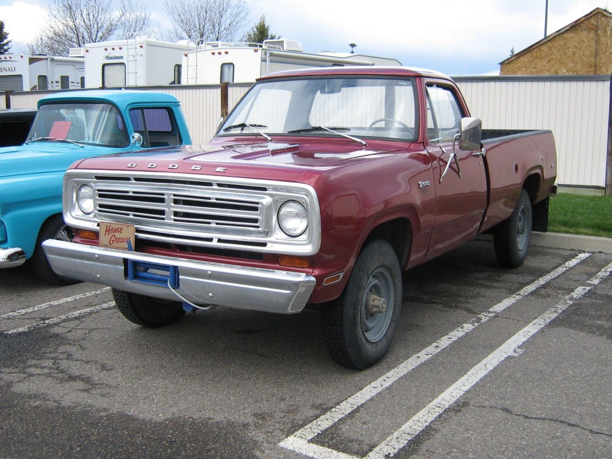 Dodge Power Wagon d200