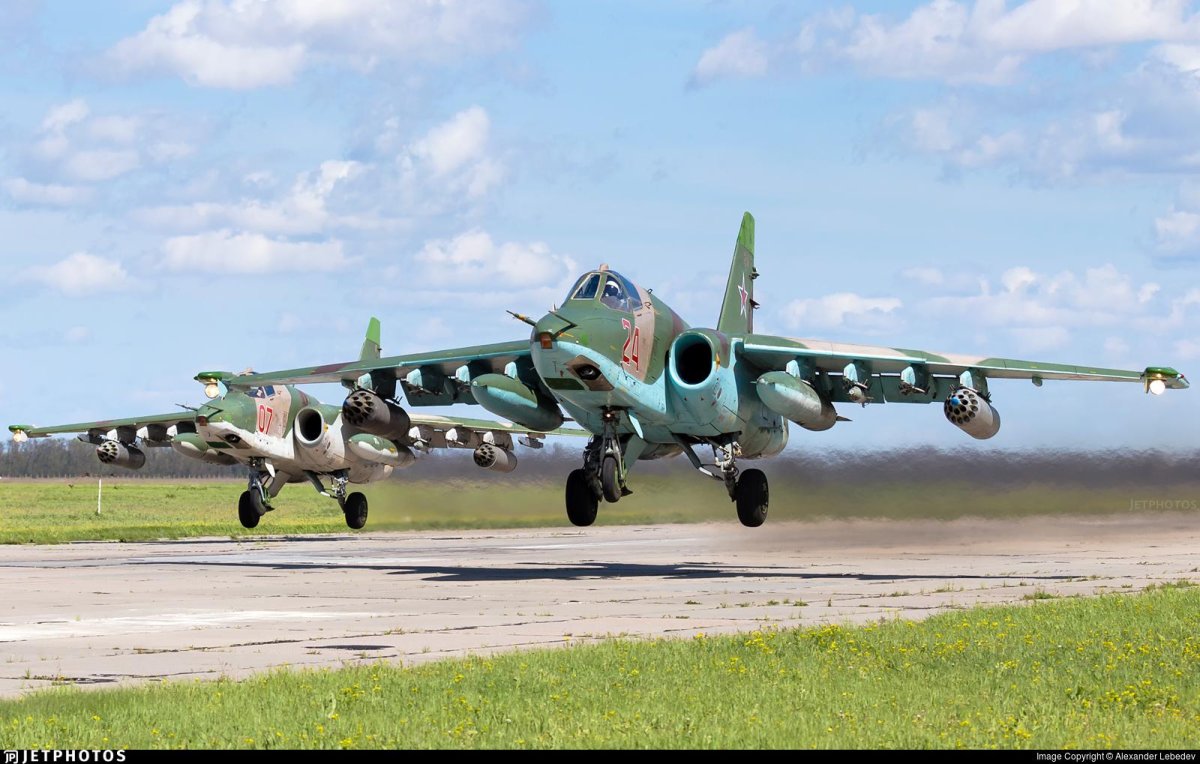 Самолёт-Штурмовик Су-25