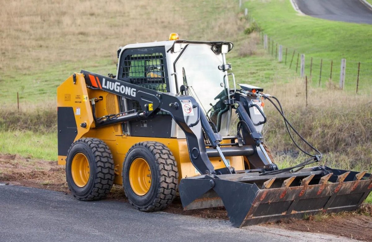 Мини-погрузчик Liugong clg385b