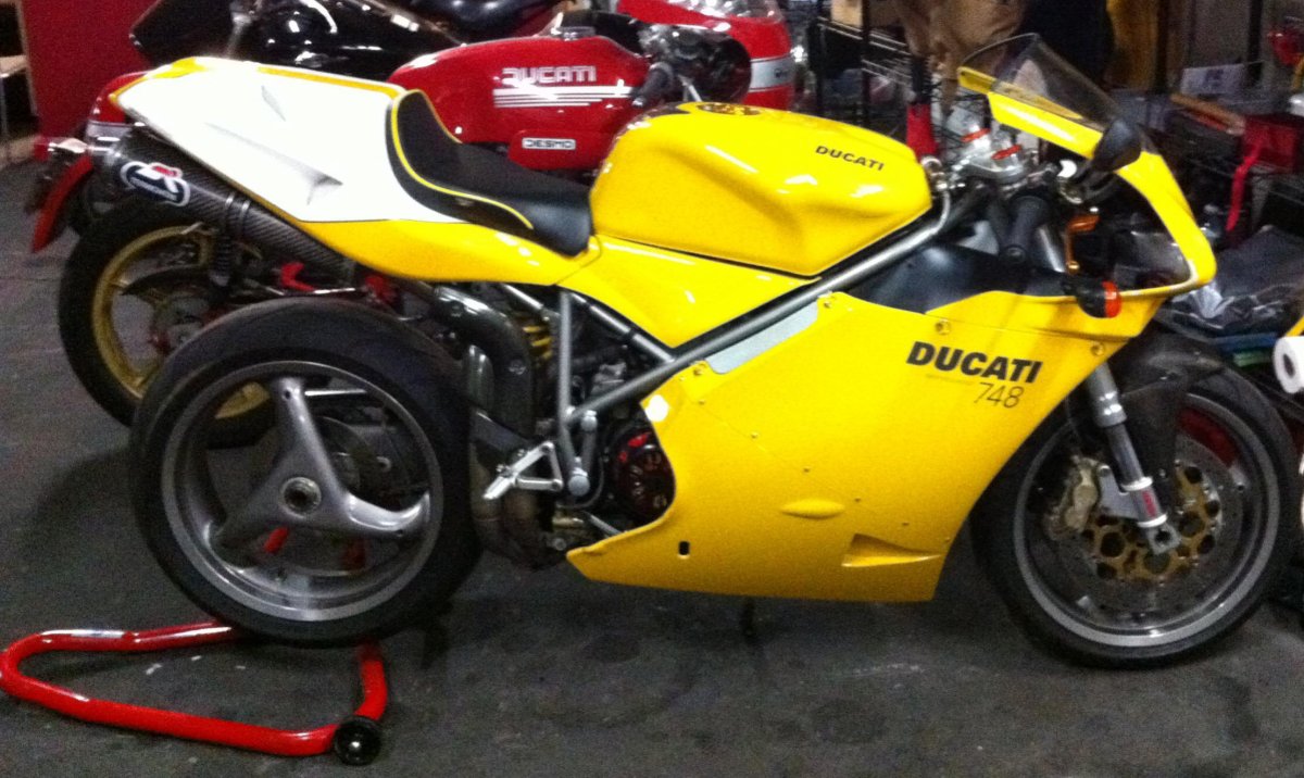 Ducati 748