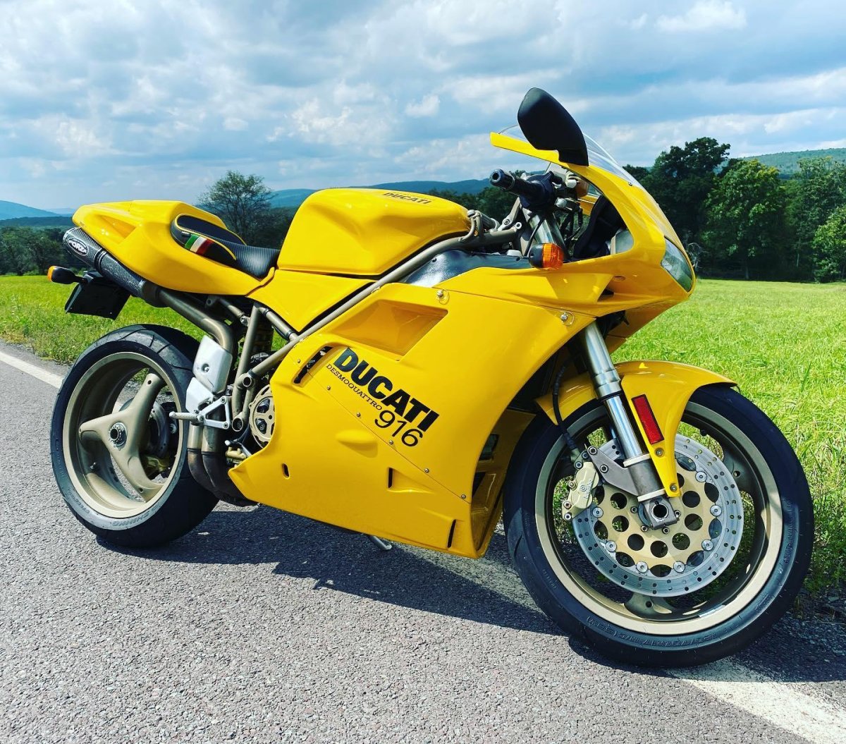 Ducati 916