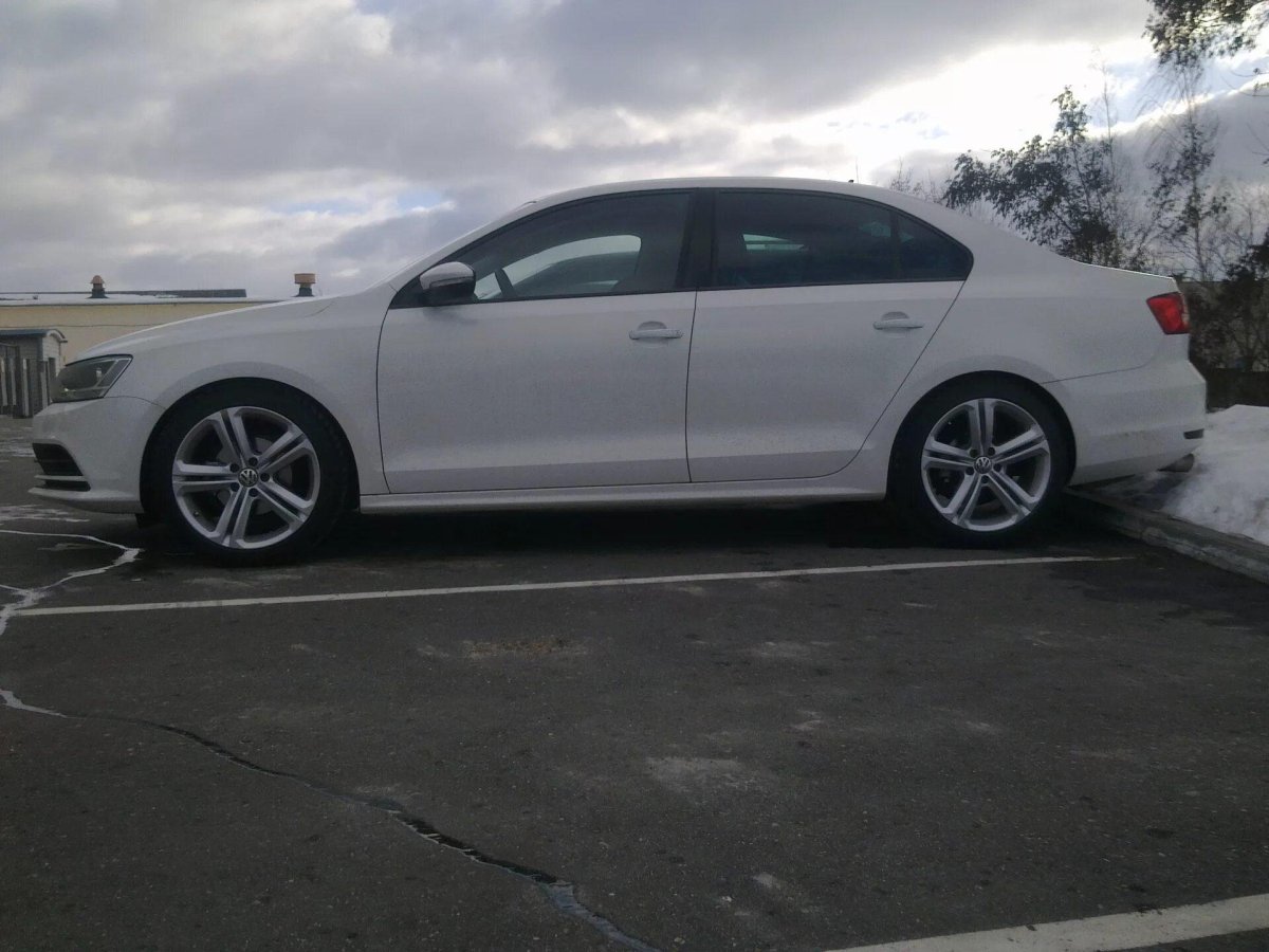 VW Jetta 5 r18