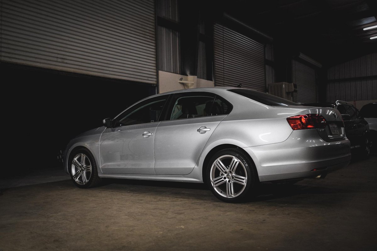 VW Jetta 6 на r19