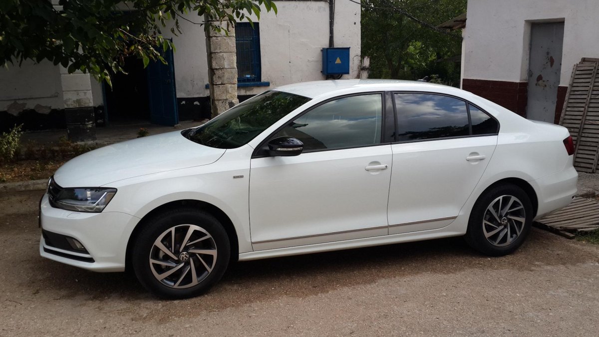 Литые диски на Фольксваген Джетта 6