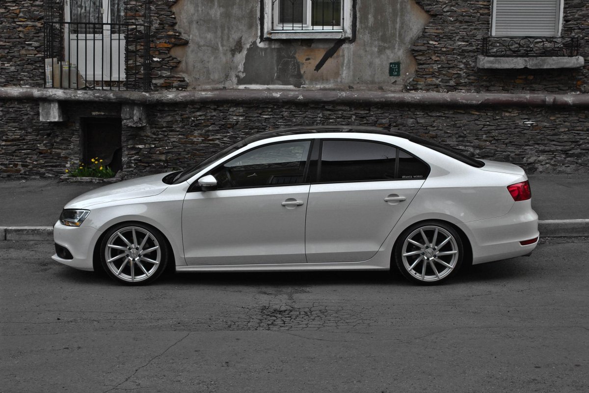 Фольксваген Джетта 6 r17