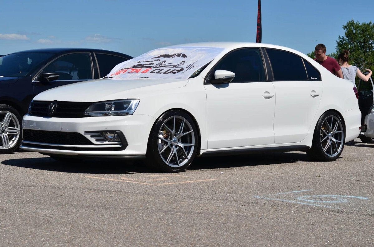 Фольксваген Джетта r18