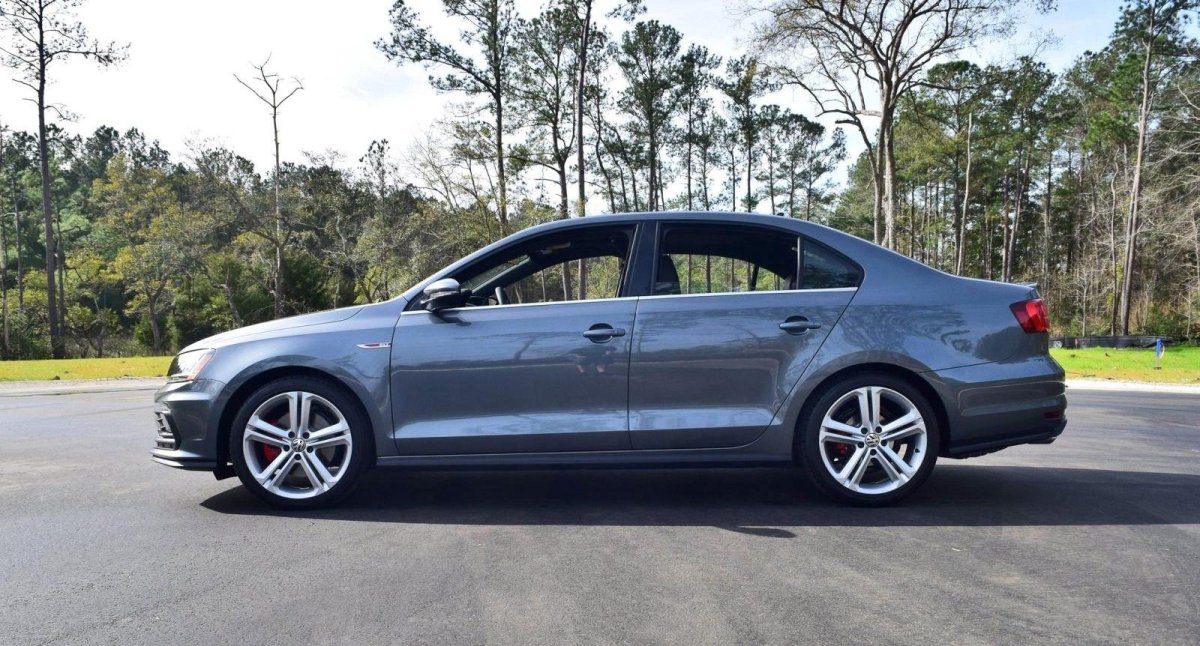 VW Jetta 6 r17
