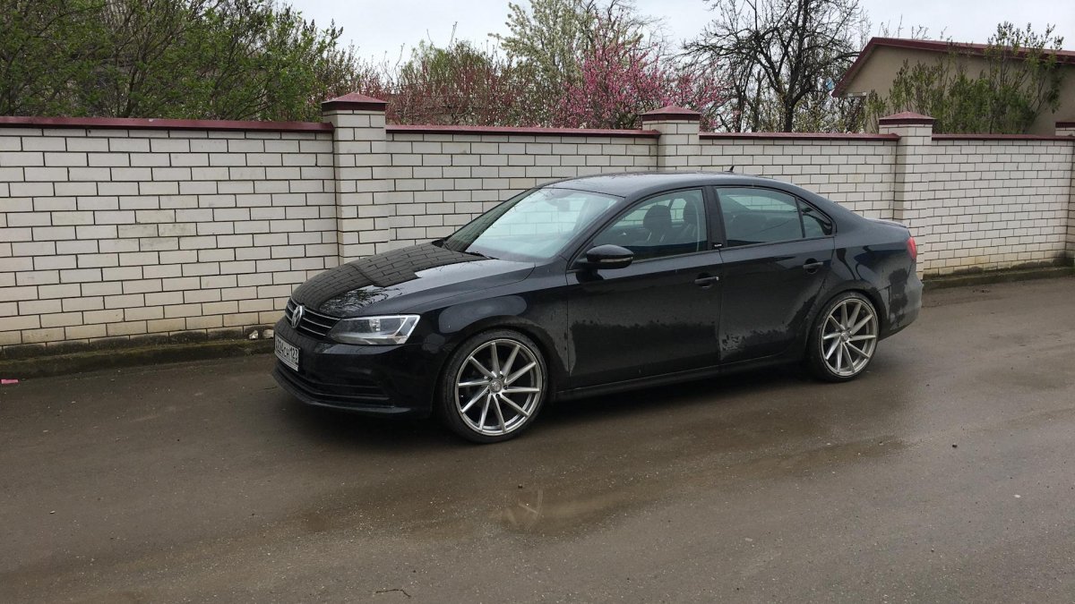 VW Jetta 6 диски r18