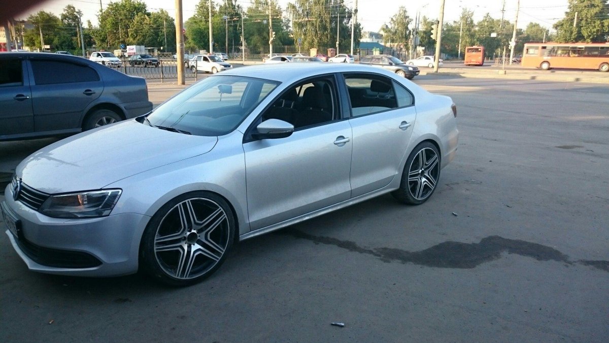 Volkswagen Jetta 6 на 18 дисках