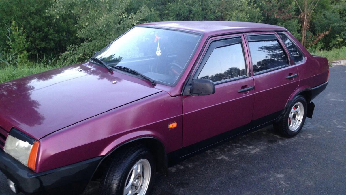 ВАЗ 21099 красный металлик