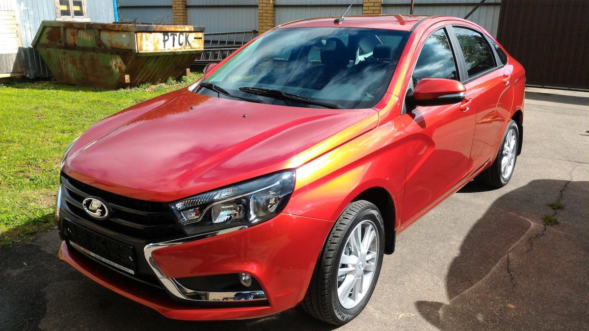 Лада Веста красный сердолик