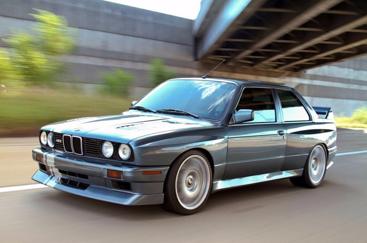 BMW e30 320i