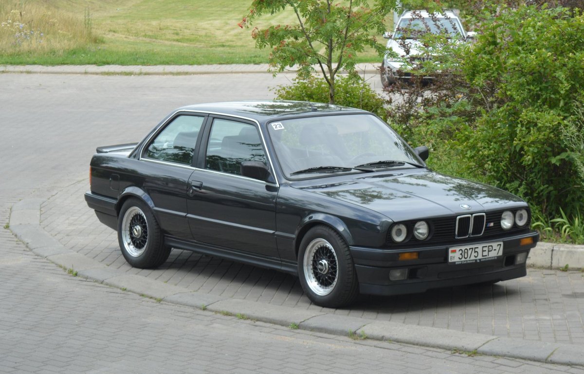 BMW 3 Series (e30)