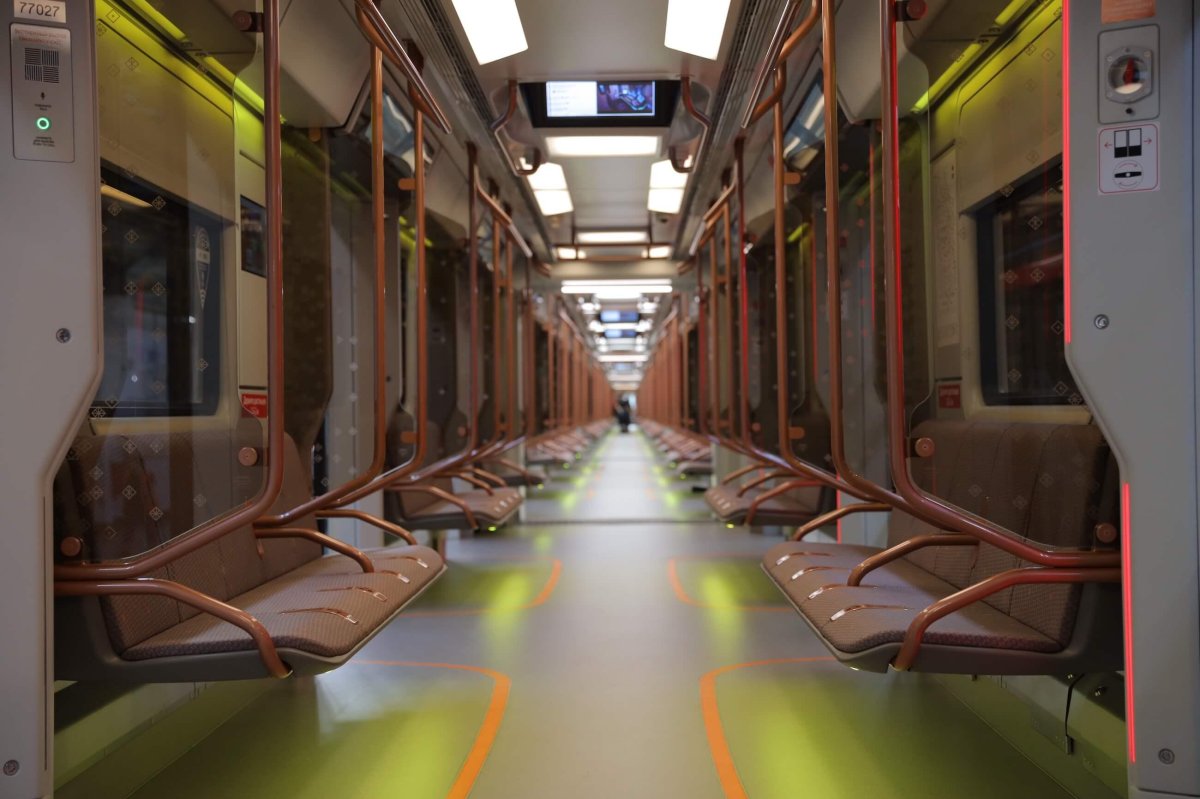 Поезд метро Москва 2020