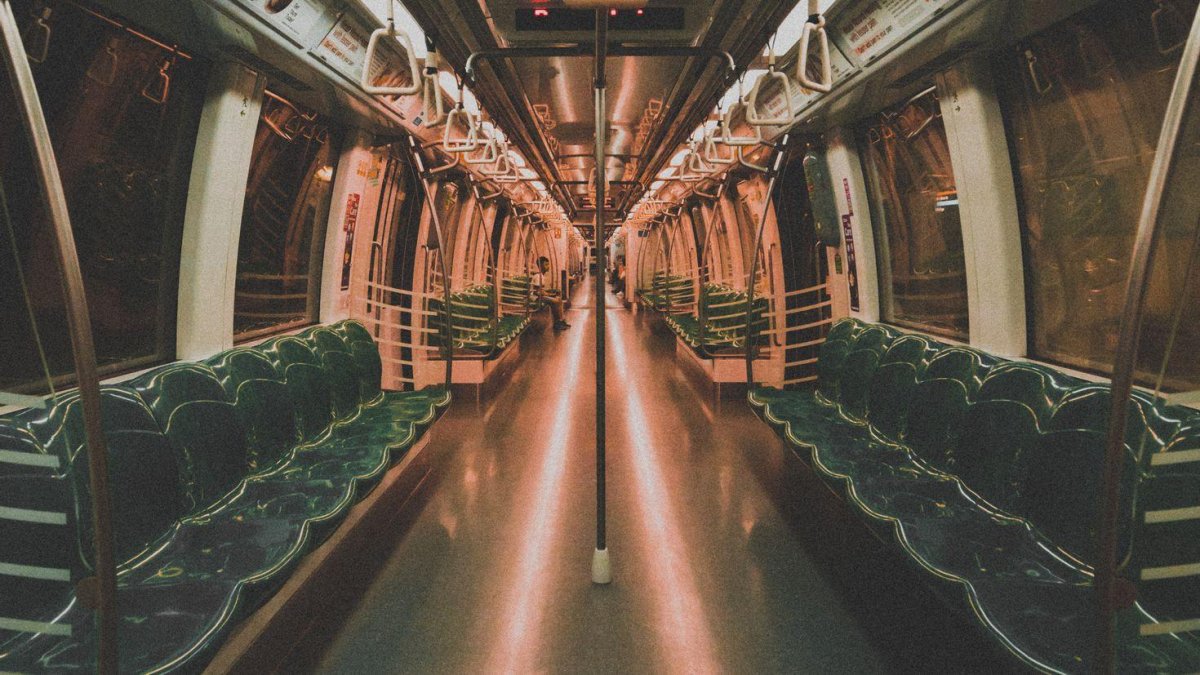 Вагон метро 10221