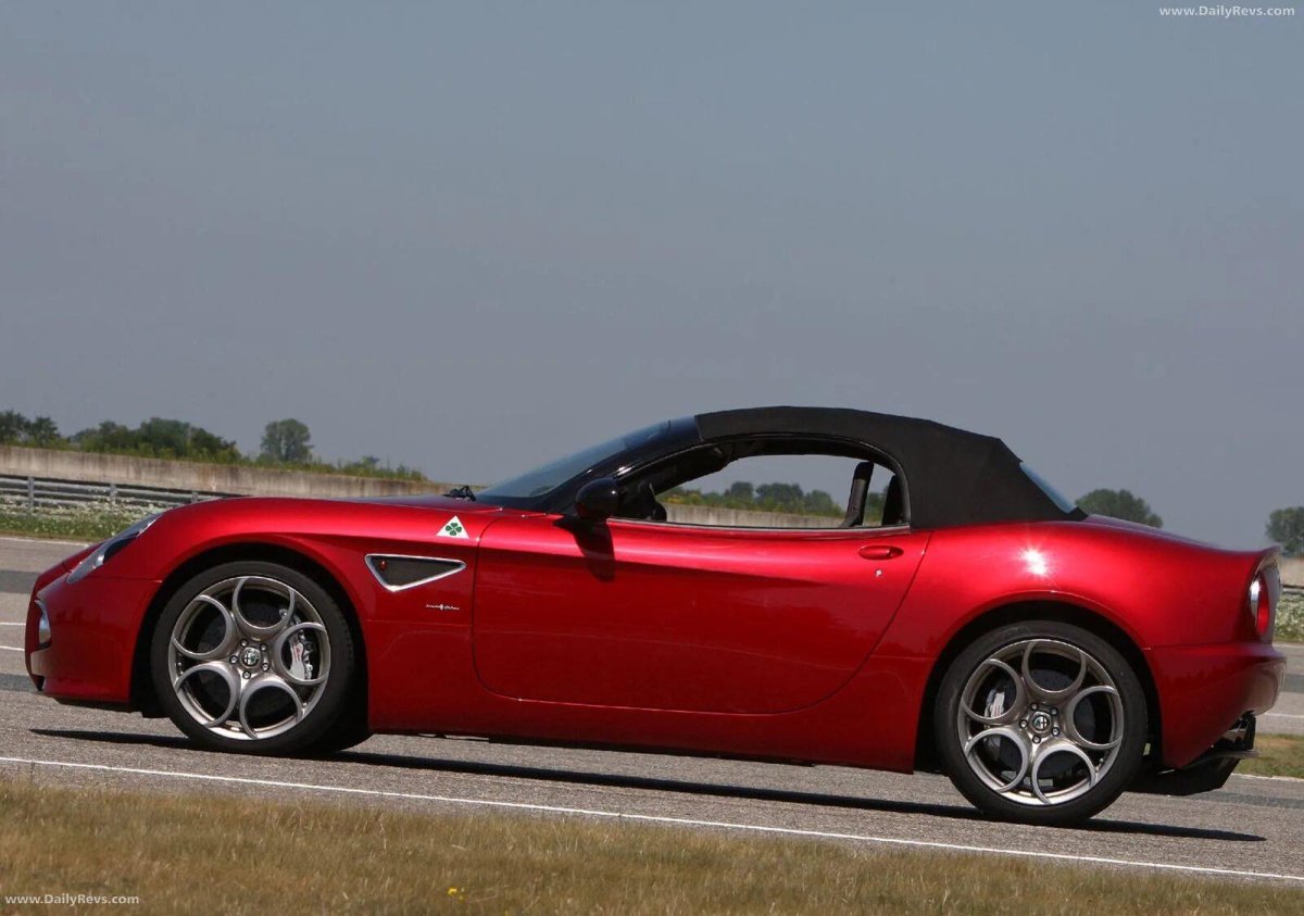 Alfa Romeo 8c родстер