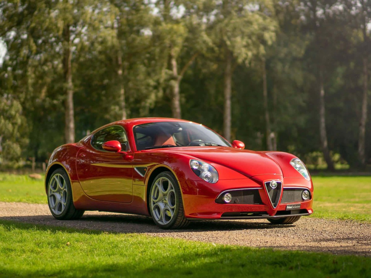 Alfa Romeo 8c 2021