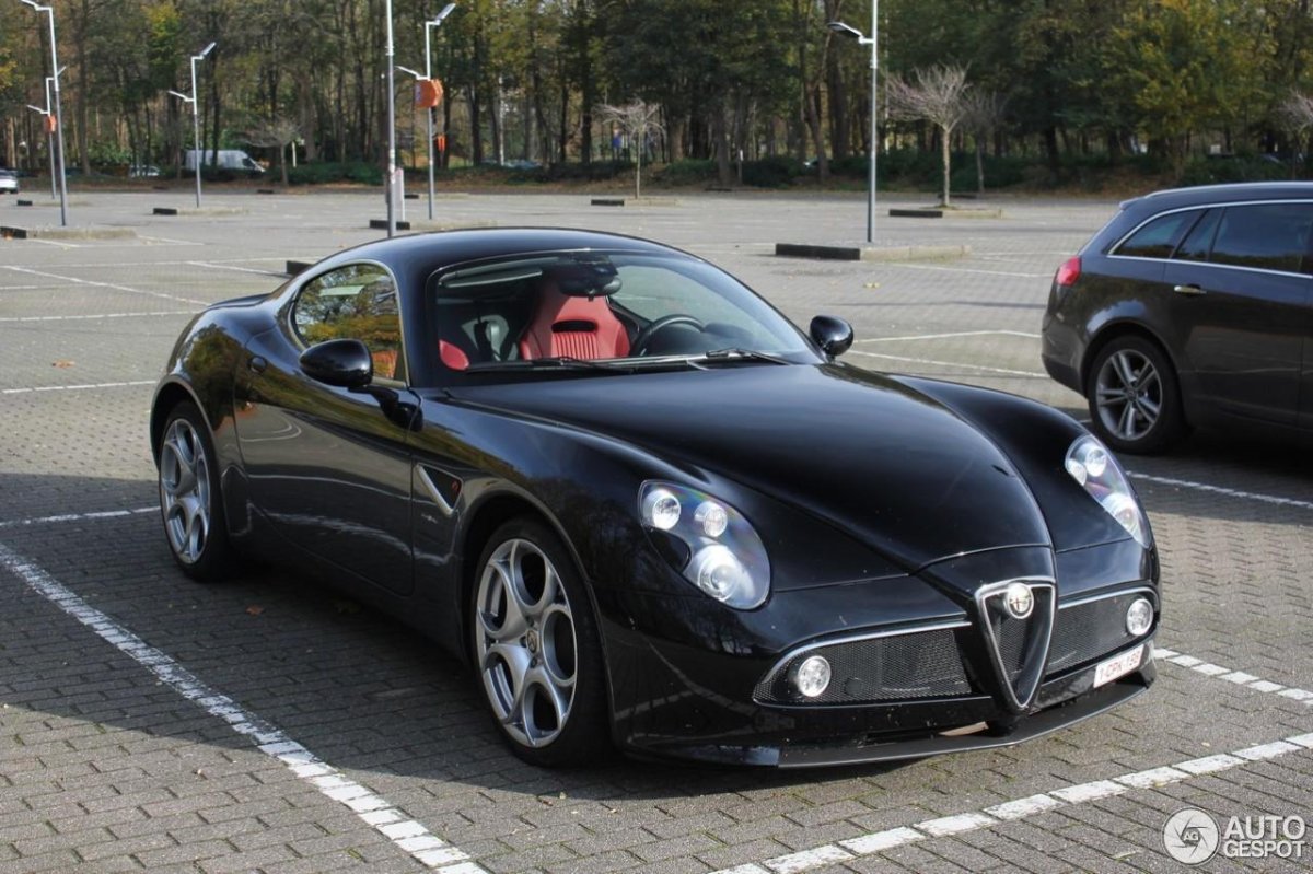 Alfa Romeo 8c Black