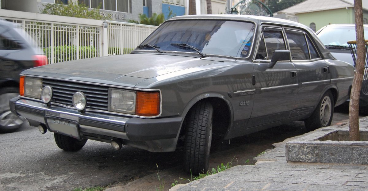 Шевроле опала Комодоро