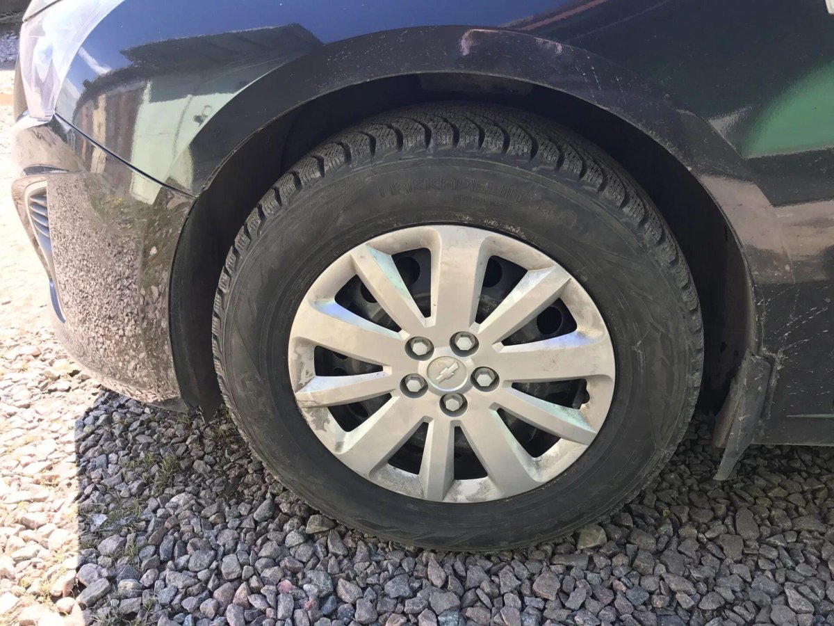 Cruze 215/60 r16