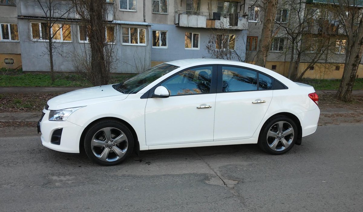 Chevrolet Cruze Hatchback r18