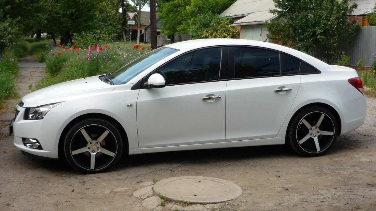 Шевроле Круз r18 хэтчбек