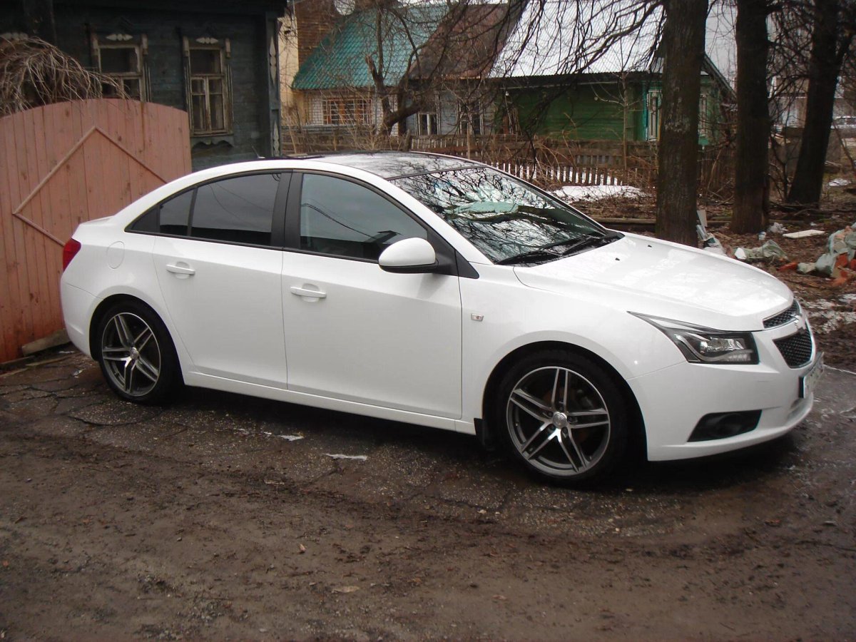 R17 Шевроле Круз белый