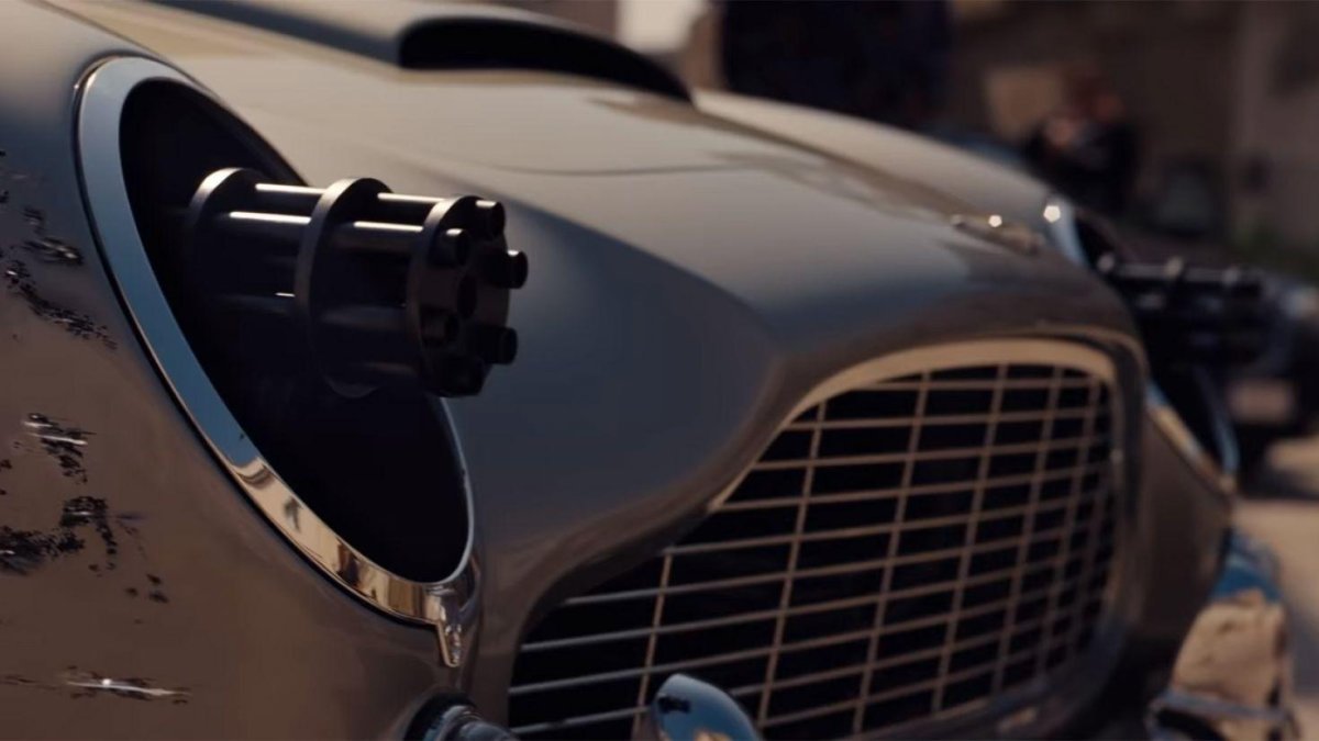 Астон Мартин Бонда 007