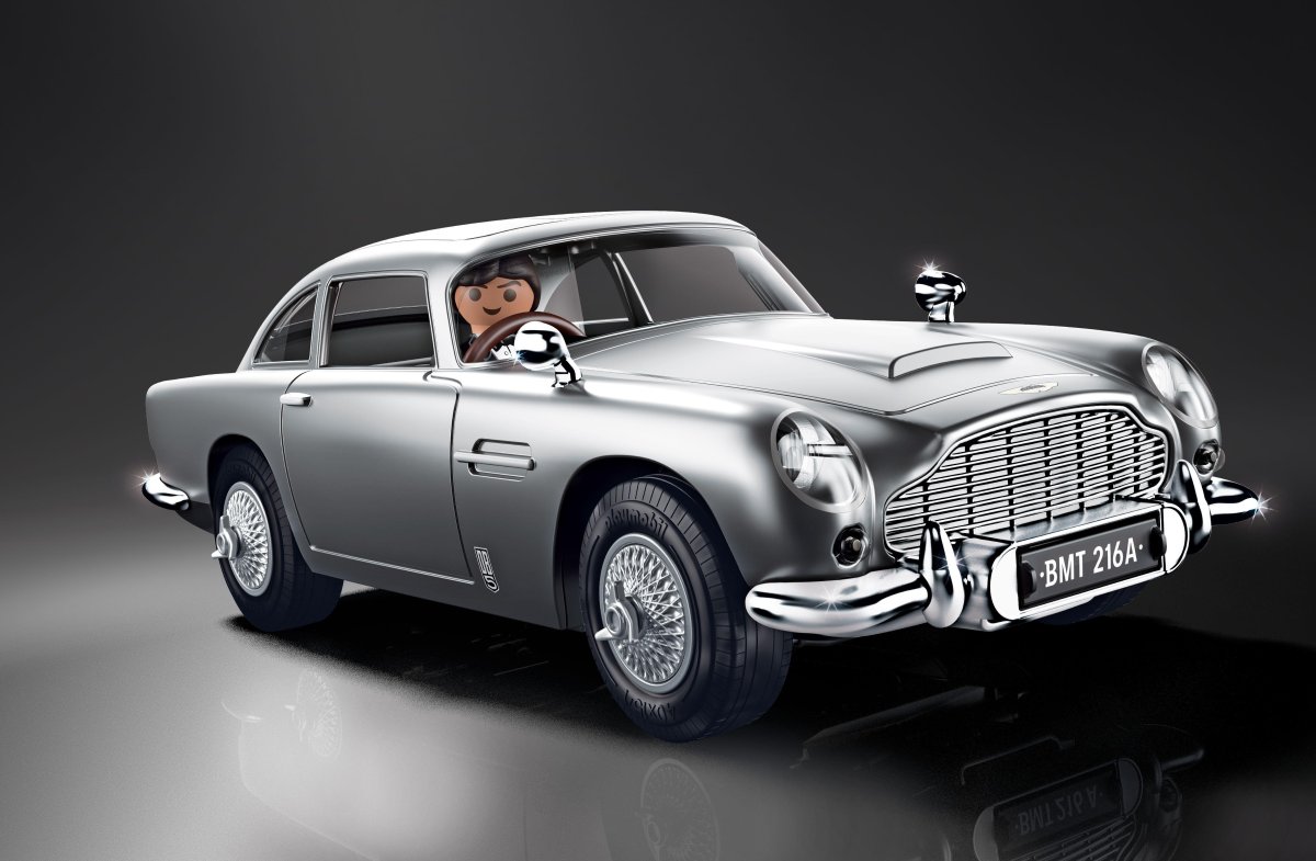 Aston Martin db5 Джеймса Бонда