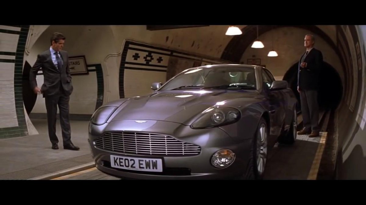 Казино рояль Астон Мартин