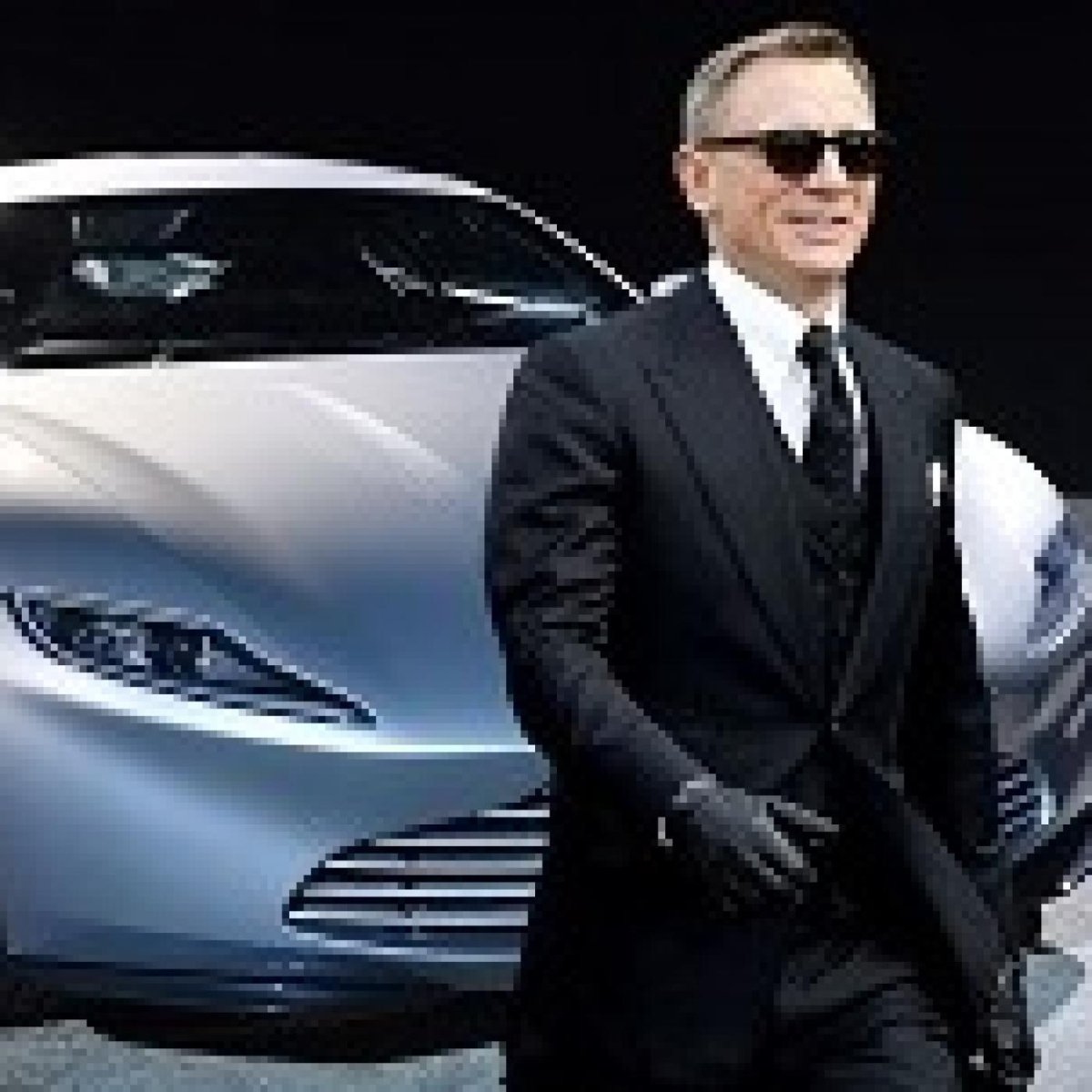 Астон Мартин Бонда