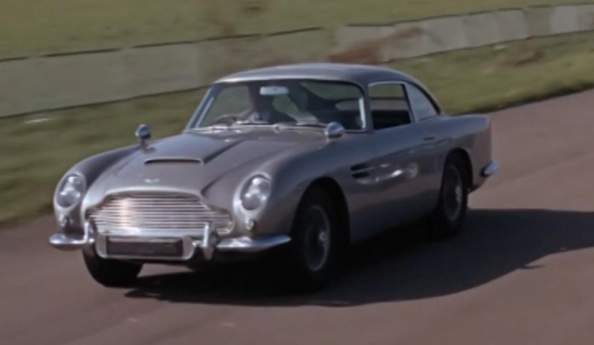 Астон Мартин Джеймса Бонда 60 годов