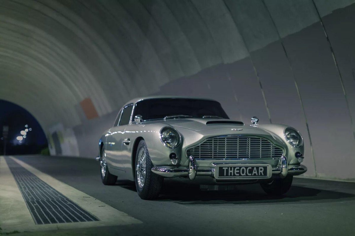 Aston Martin db5 James Bond