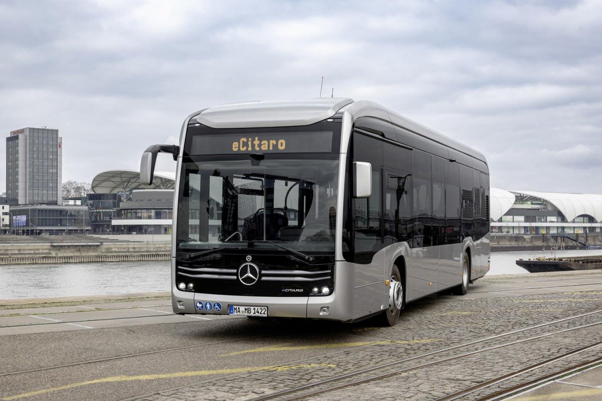 Автобус Мерседес