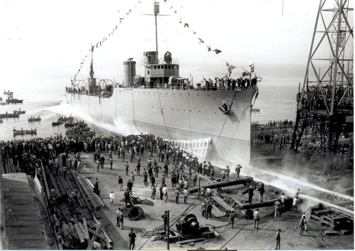 Эсминец Леоне