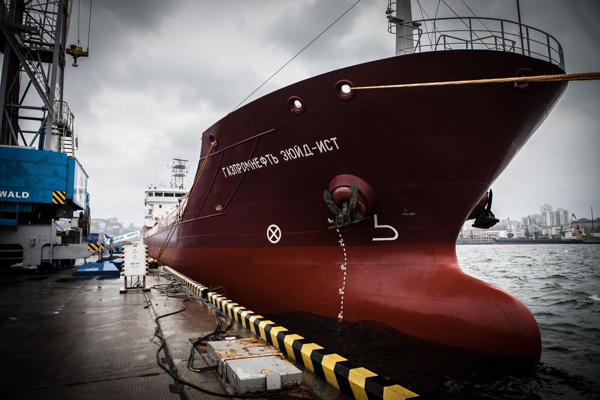Танкер Газпромнефть Мурманск