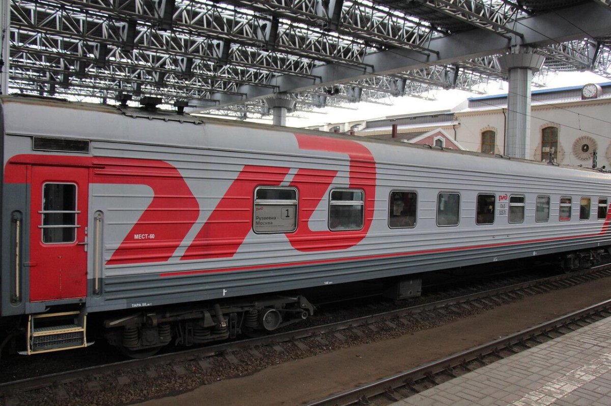 Фирменный поезд «Жигули» 010й Москва — Самара