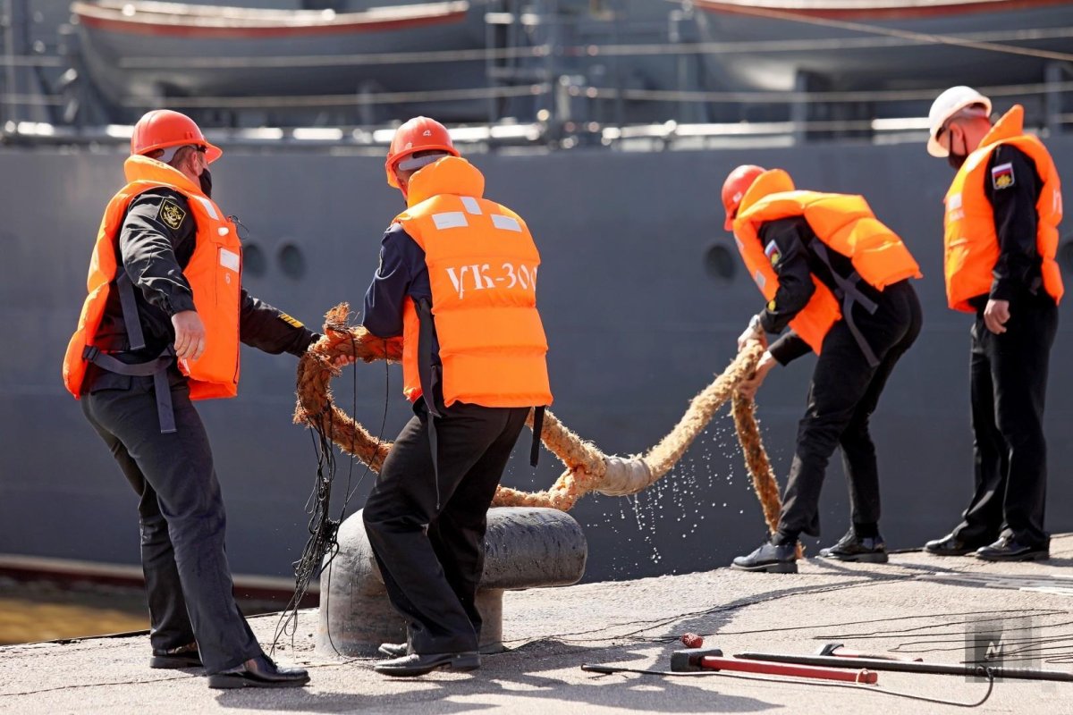 Береговой матрос швартовщик