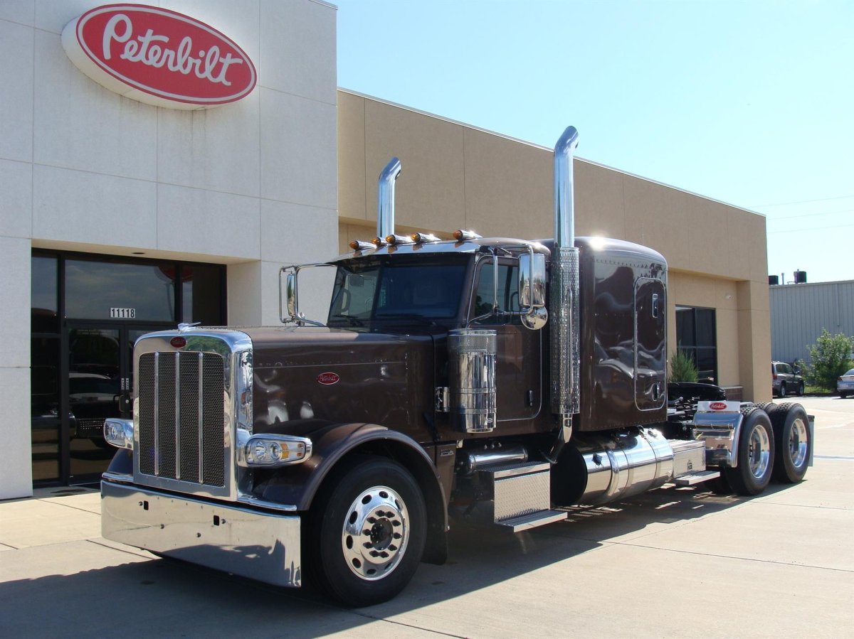 Peterbilt 389 Flat Top