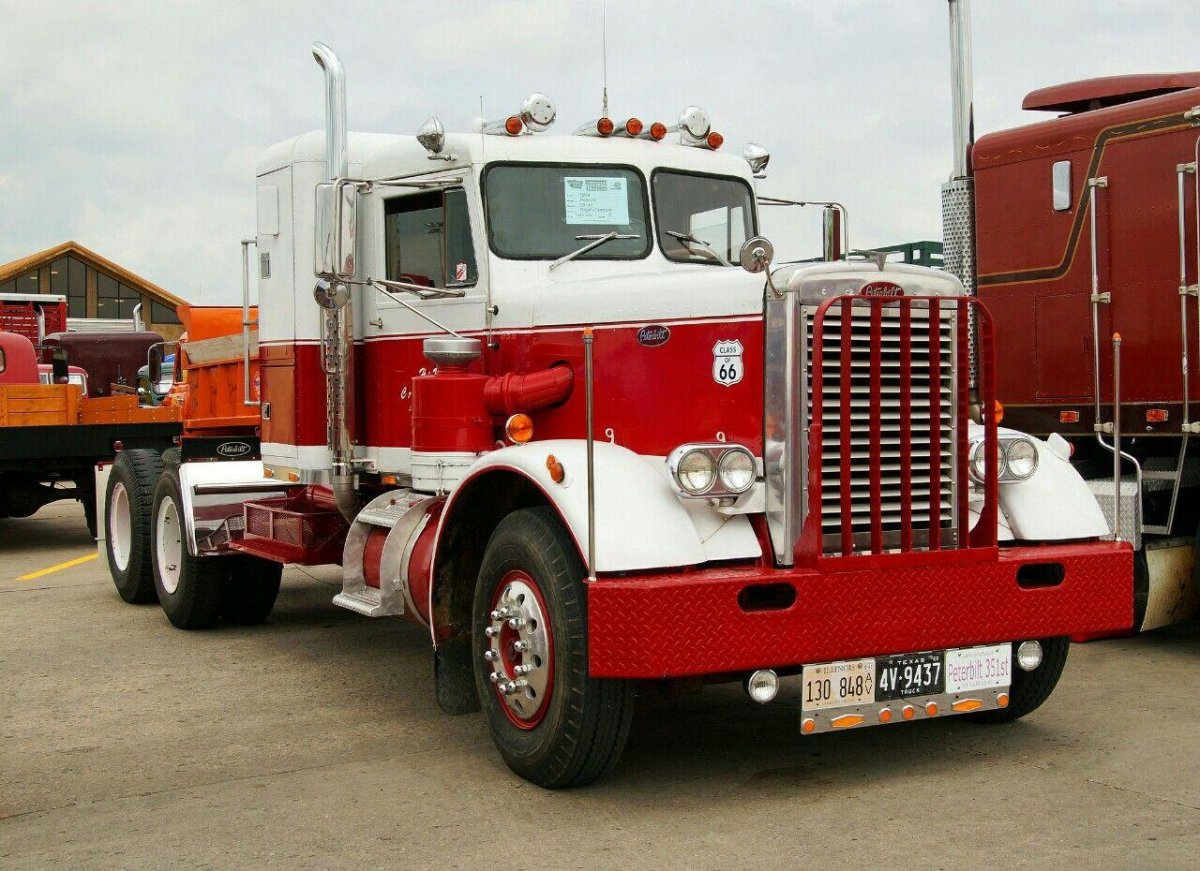 Петербилт 351