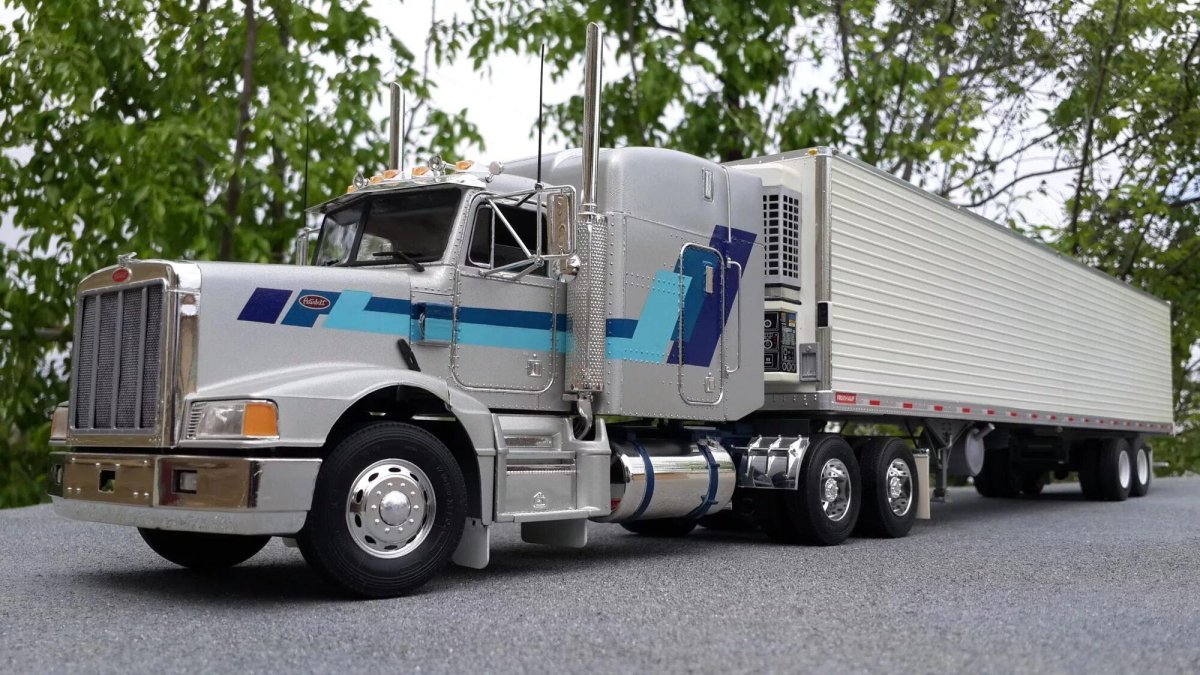 Петербилт 377