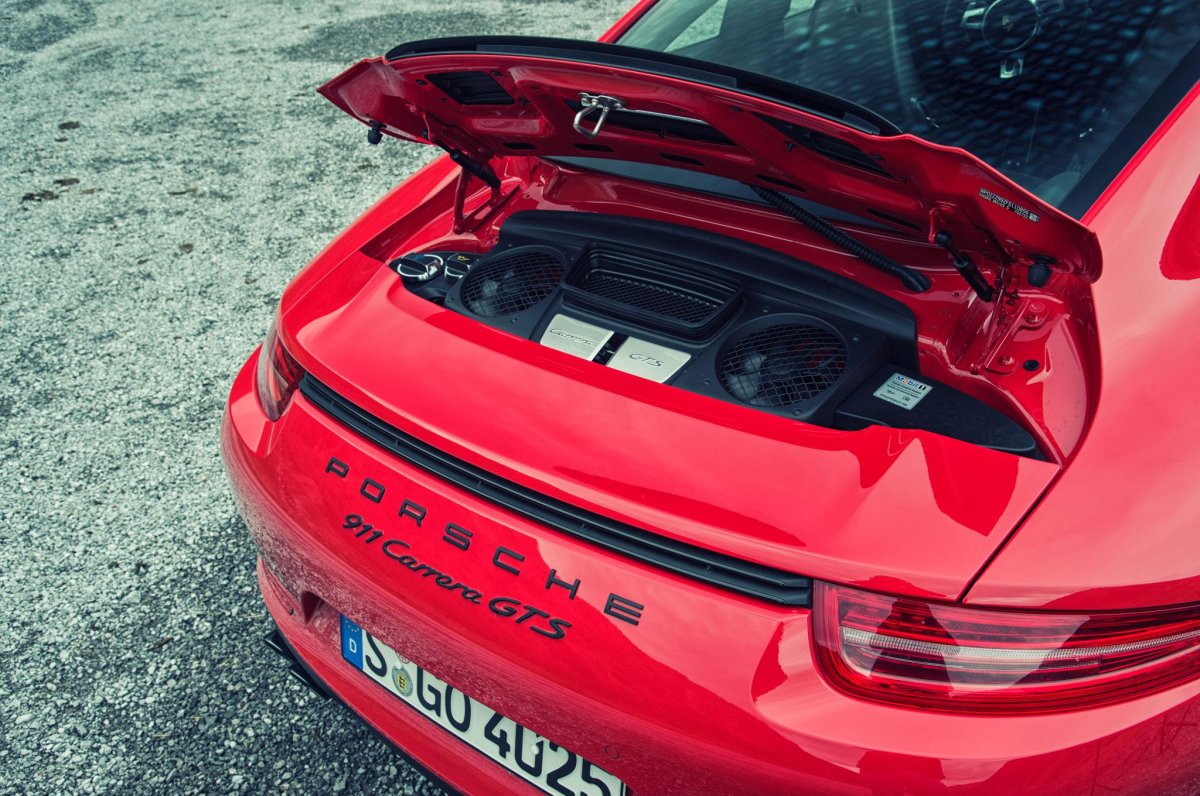 Порше 911 багажник